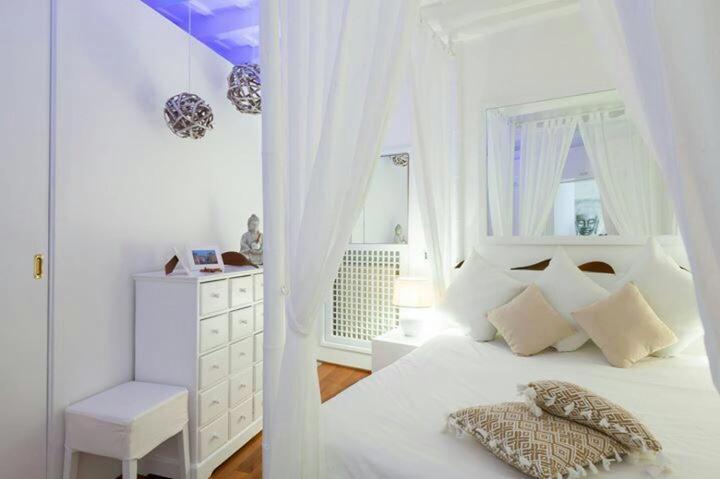 Navona Color Vicolo Delle Vacche Apartment Rome Exterior photo